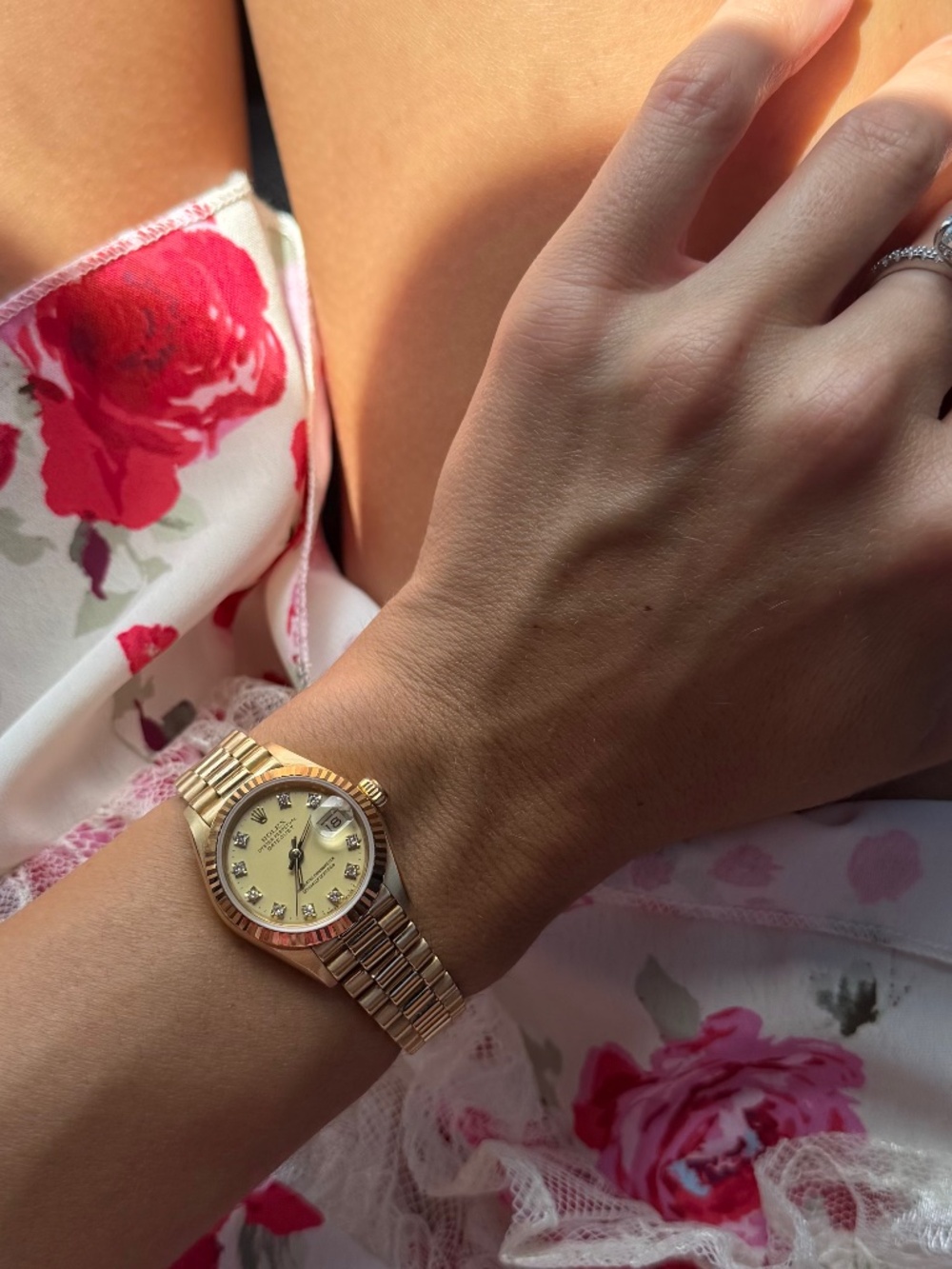 100% Authentic Rolex Lady-Datejust 26mm with original diamond dial Yellow Gold - Picture 6 of 11